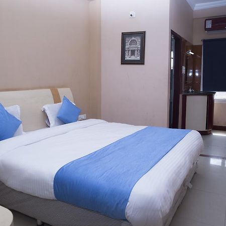Oyo 3345 Shubham Beach Puri Exterior foto