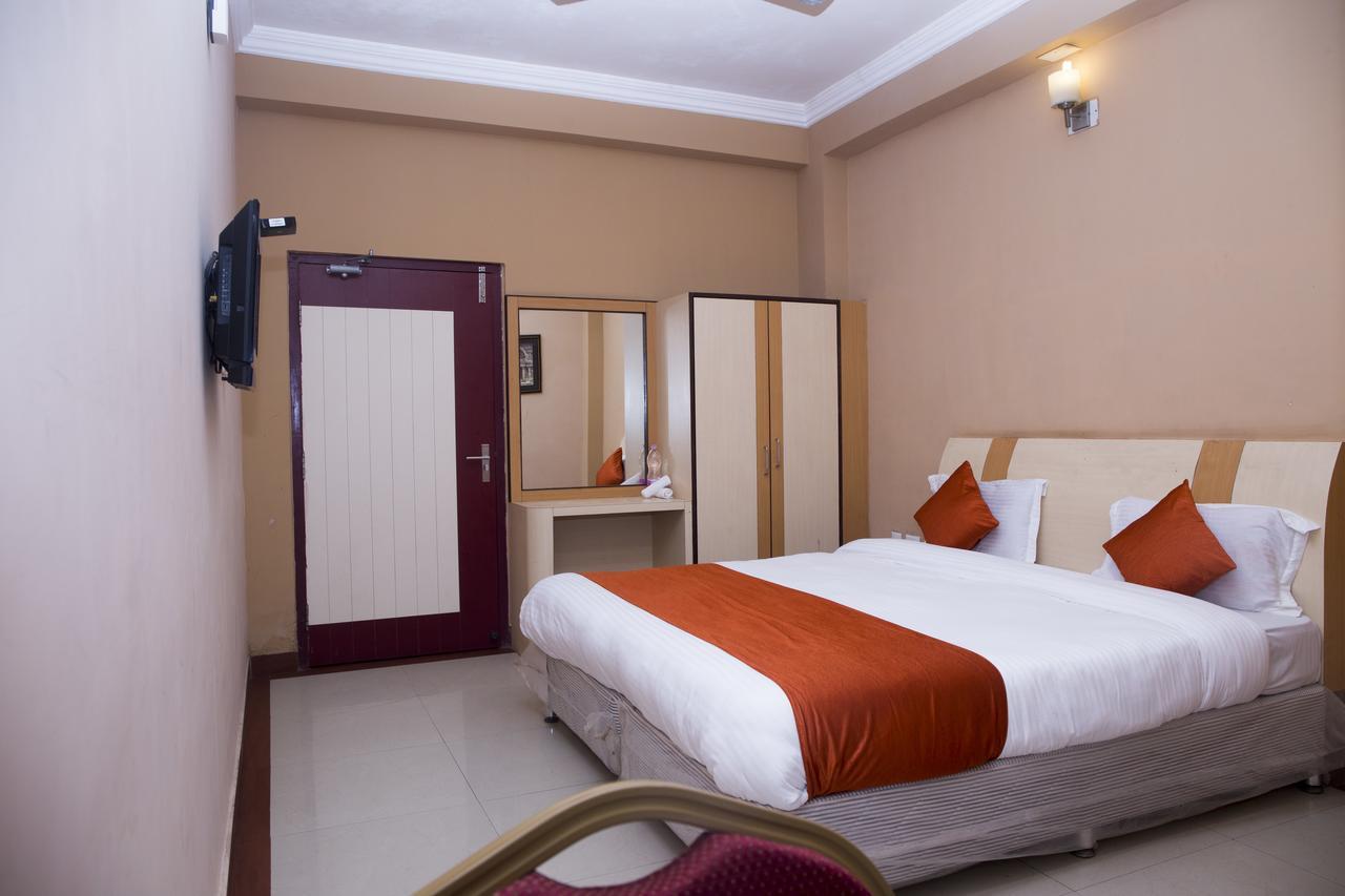 Oyo 3345 Shubham Beach Puri Exterior foto